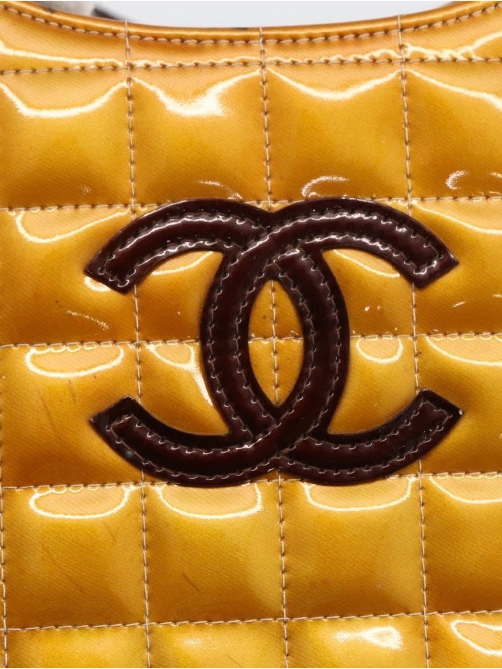 CHANEL Chocolate Bar Patent Shoulder Bag Honey Yellow - Picture 5 of 15